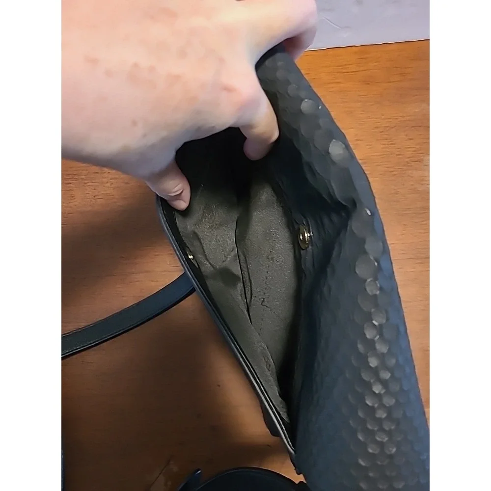VINCE CAMUTO‎ Black Cream Snake Purse Handbag Fold Over With Strap